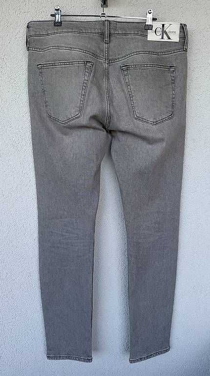 Calvin Klein Jeans: Original Celvin Klein Jeans - Grau <=== – Usato da Zug venduto da Sirrider 1