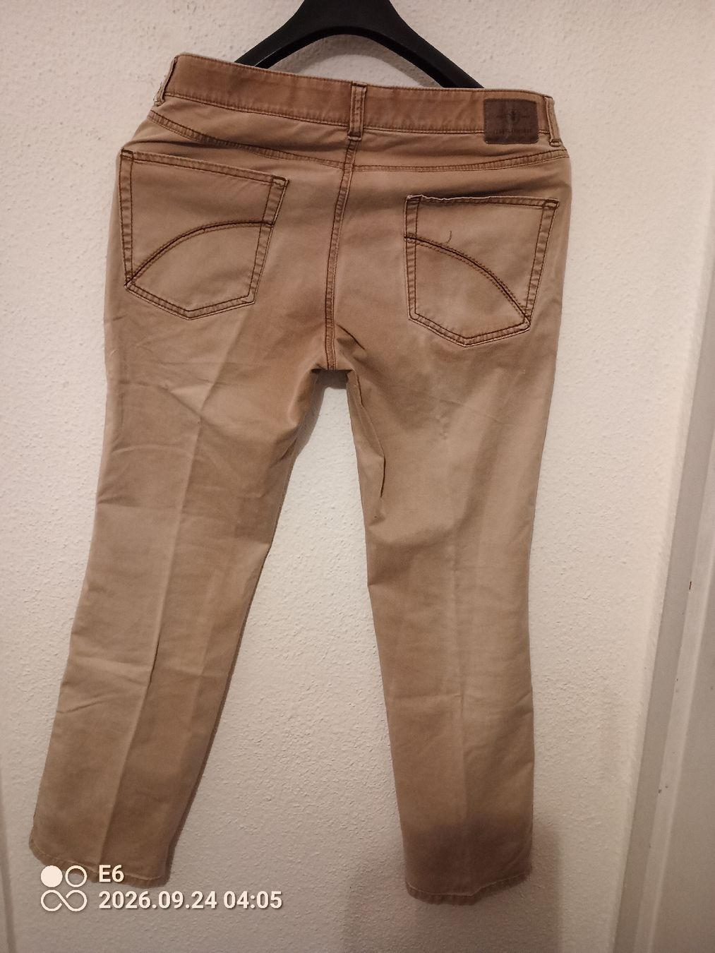 Pantaloni: Sportliche beige Hose Marke: Club of Comfort – Usato da Zürich venduto da Mitzi6 1