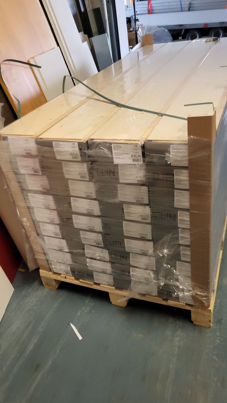 Articoli in legno: Parkett eiche europäisch 3-stab matt versiegelt – Nuovo e nell'imballaggio originale da Rothrist venduto da swiss-laminat 3