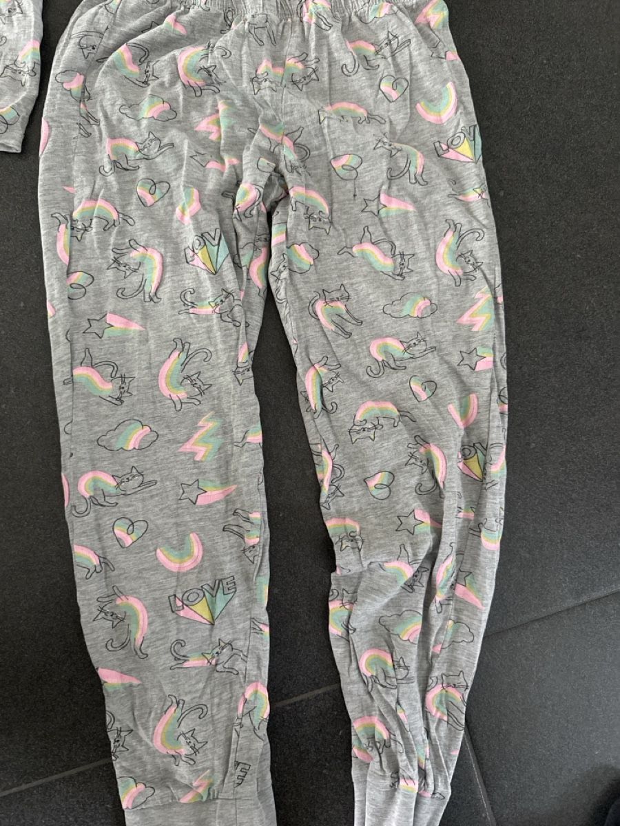 Pigiama & Simili: Pijama 140 – Usato da Buttikon SZ venduto da Kellerabteil 1