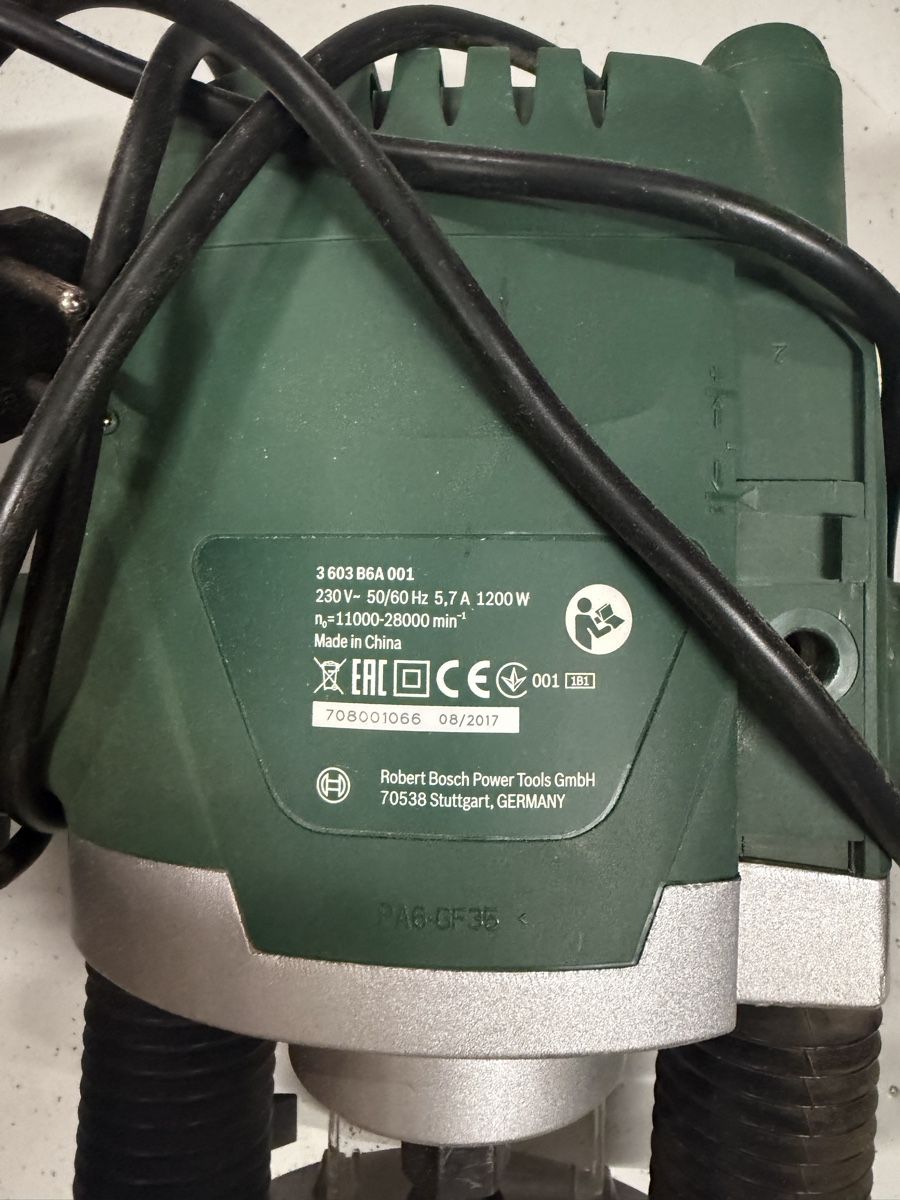 Bosch Tous les outils: Oberfräse Bosch POF 1200 AE – D'occasion à Wangen an der Aare par Flo_kaufm 1