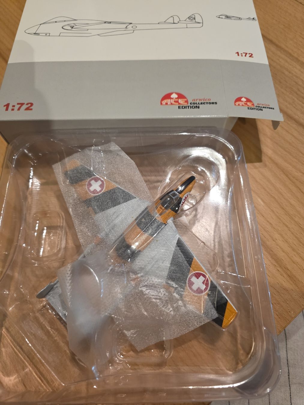 Kit di modellismo & Modellini statici: Vampire j-1101 1/72 ace – Nuovo e nell'imballaggio originale da Lentigny venduto da kev_j2xf 3