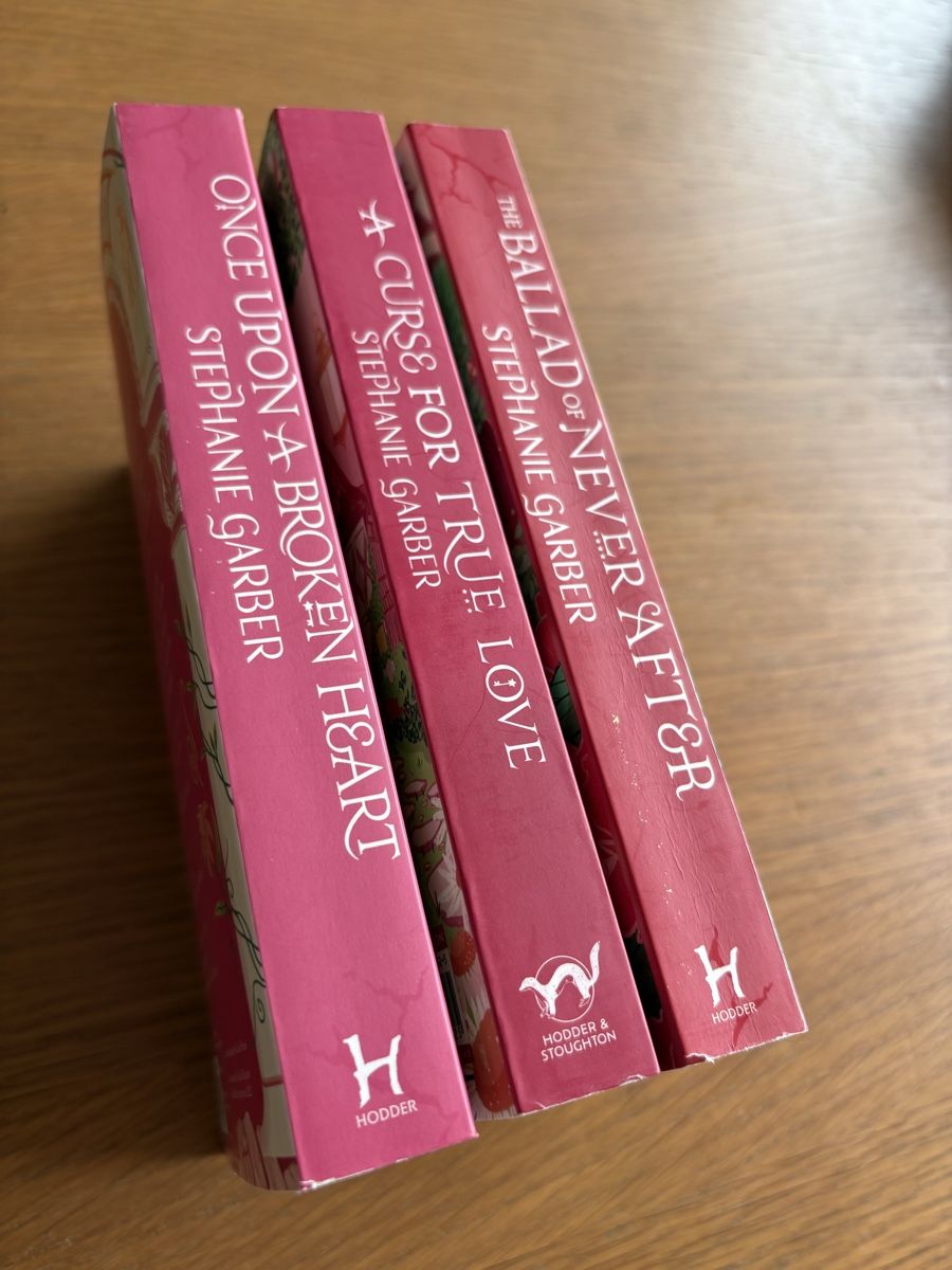 Libri: Stephanie Garber - Once Upon a Broken Heart ENGLISCH – Usato da Basel venduto da mon_7pfq 3