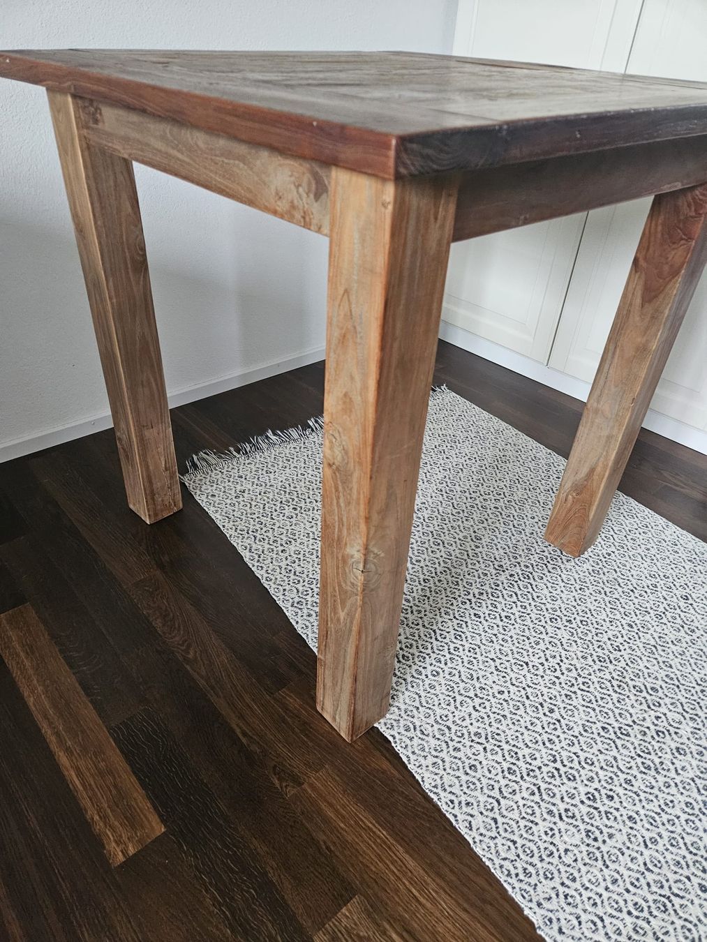 Tavoli: Massivholztisch 80 x 80cm – Usato da Oberhasli venduto da joe_2nlz 2