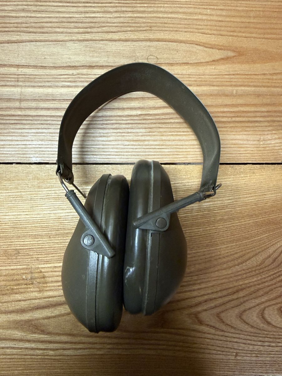 Visage & Oreilles: Gehörschutz Schweizer Militär – D'occasion à Goldingen par Thomas.Perrin