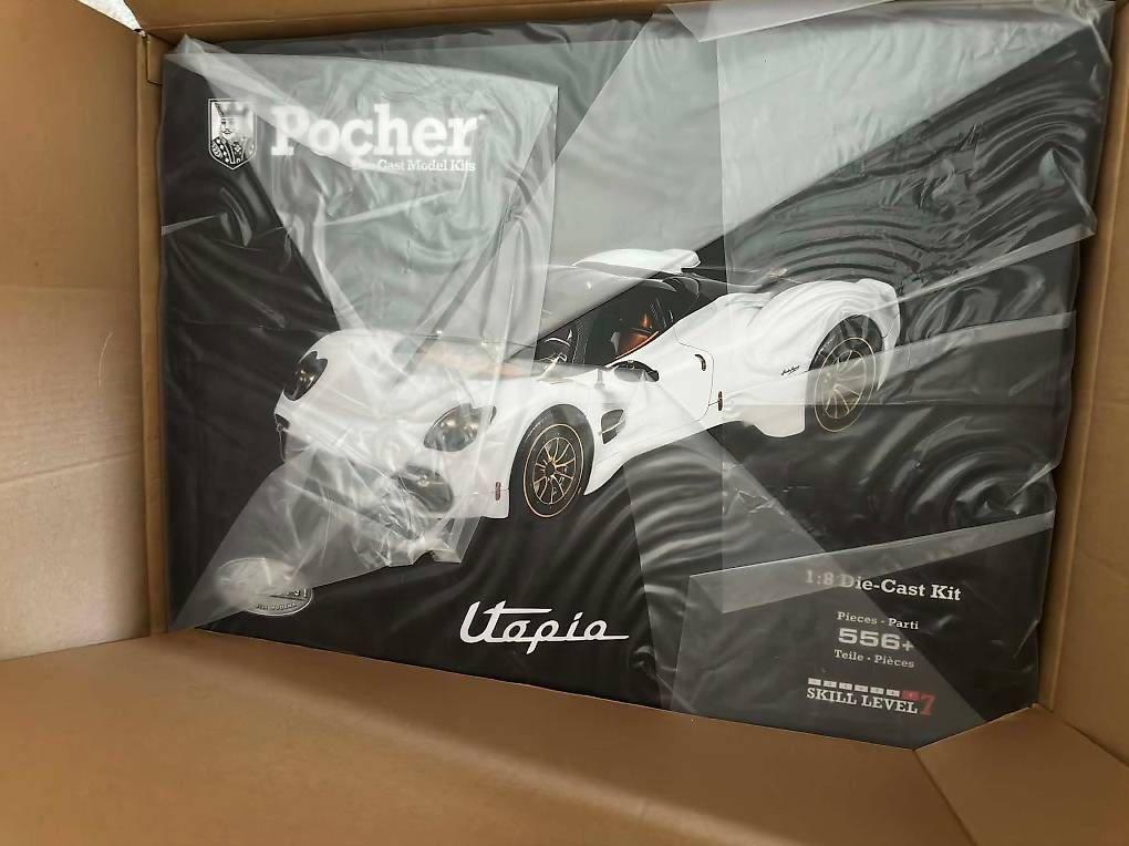 Pocher Modellini d'auto: Pocher 1/8 Pagani Utopia – Nuovo e nell'imballaggio originale da Moutier venduto da GINGUM