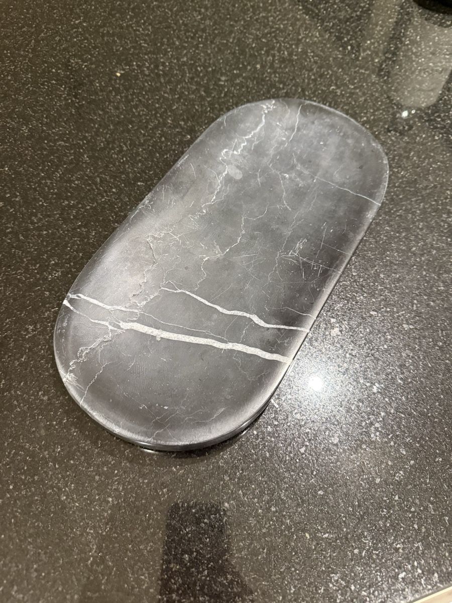 H&M Plateaux: Marble Tray H&M – D'occasion à Zug par sschnide92 2