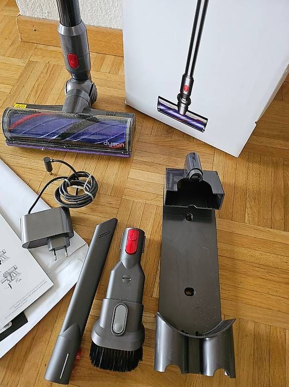 Aspirateurs & Accessoires: Staubsauger DYSON V8 Advanced – Neuf avec emballage d'origine à Münchenbuchsee par lil_7qr2 2