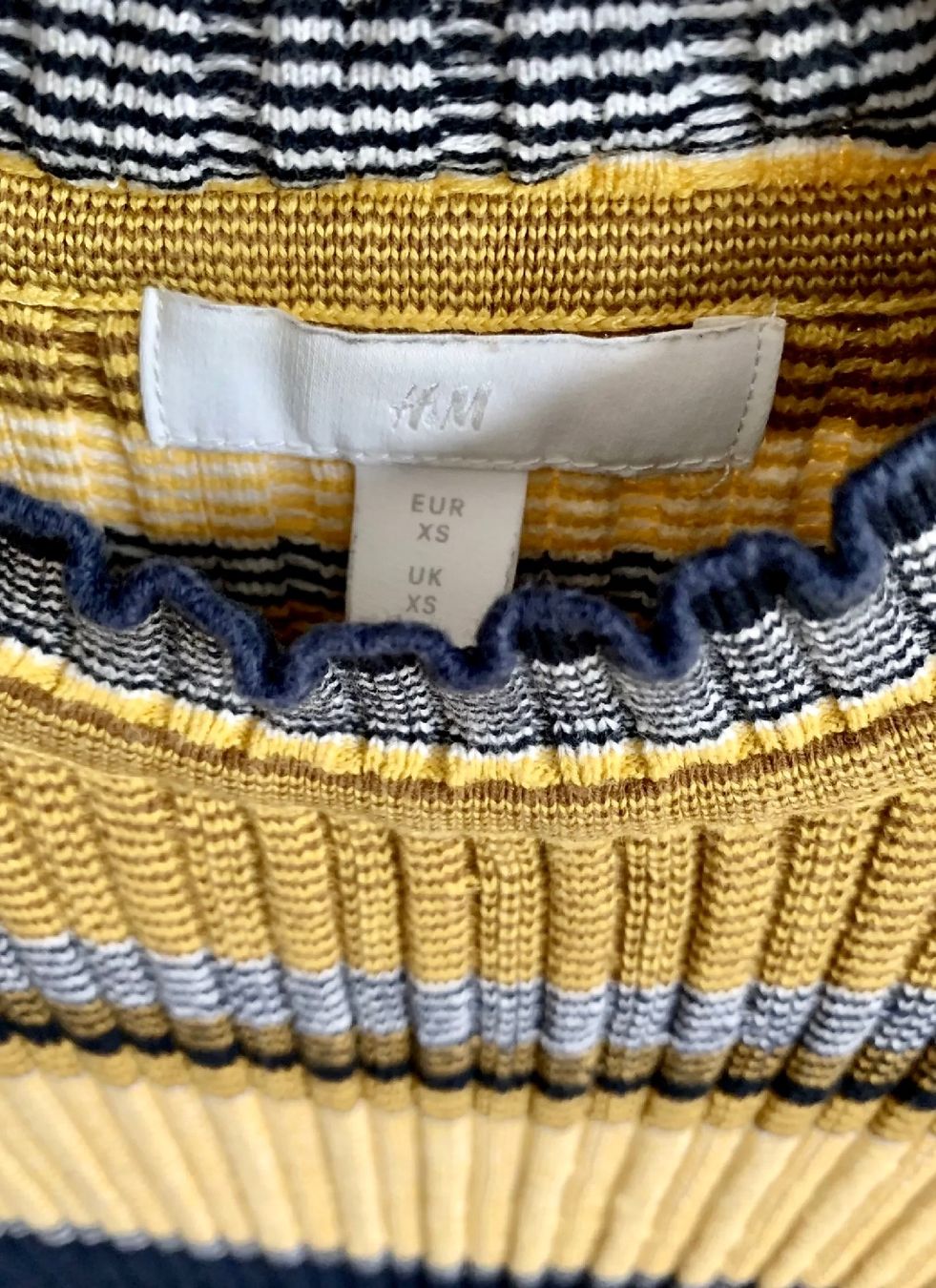 H&M Vestiti: Strickkleid in Midilänge, neu – Nuovo e nell'imballaggio originale da Zürich venduto da p_q7q_nichtraucher 1
