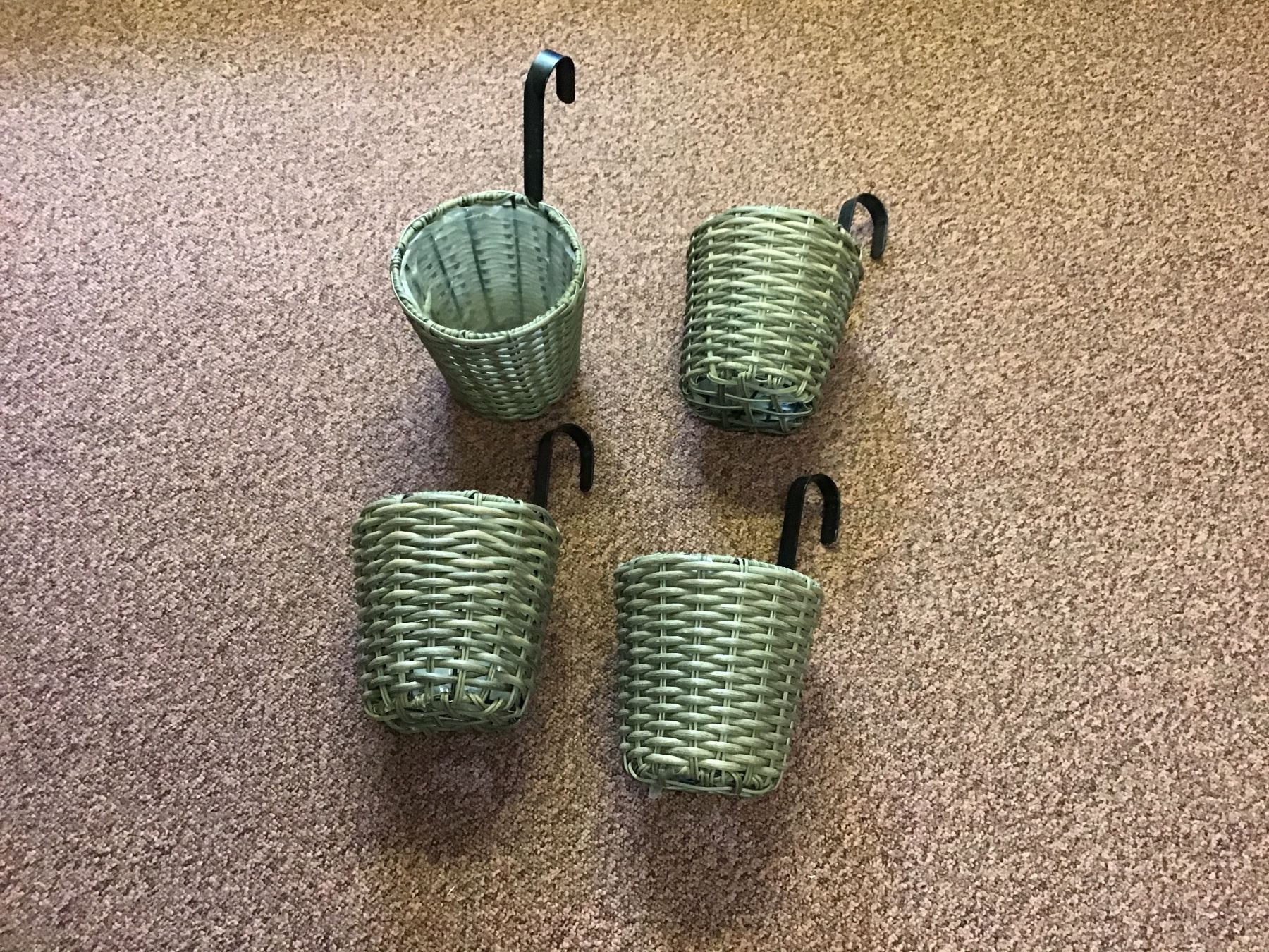 Pots de fleurs: 4 Hänge-Blumenübertöpfe braunVintage – D'occasion à Rüti ZH par Wernika1