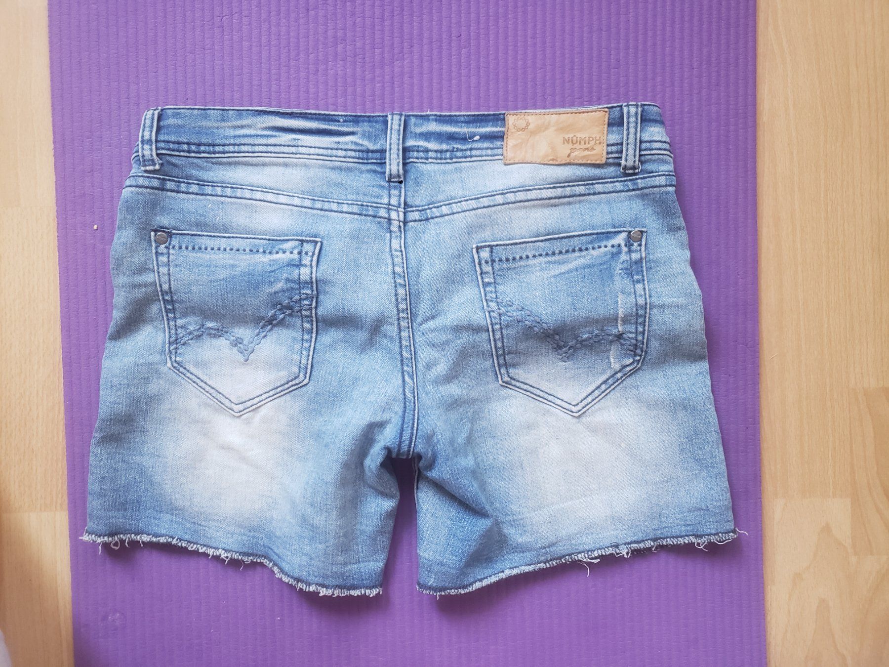 Jeans: Nümph Jeans kurz 29, Ukraine Spende – Gebraucht aus St. Gallen von makarool 1