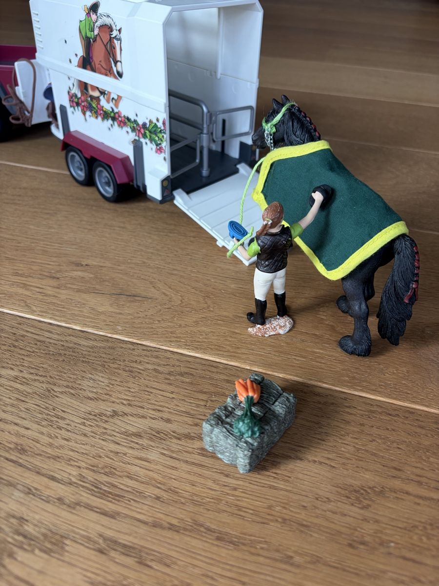 Schleich Spielzeuge: Schleich Pickup mit Pferdeanhänger – Neu (gemäss Beschreibung) aus Eich von Labrador06 1