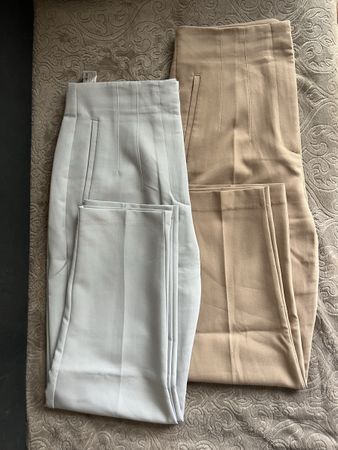 Pantalon beige et gris