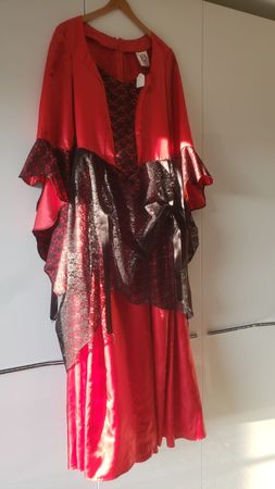 Kleid S-M Fasnacht rot, Ukraine Spende