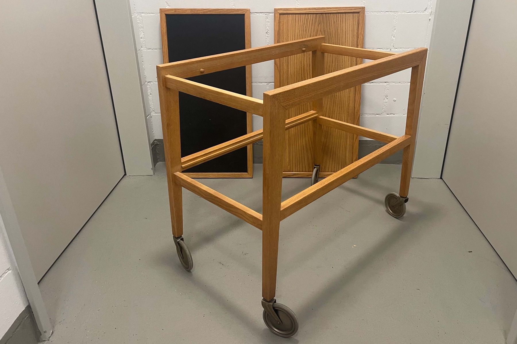 Carrelli di servizio: Mid-Century Modern Servierwagen – Usato da Zürich venduto da tamaruga 3