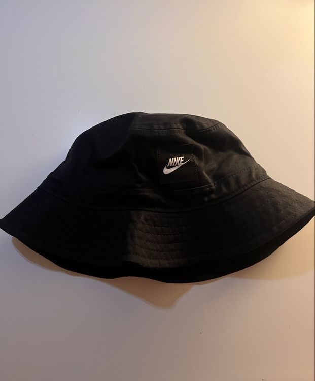 Fischerhut Nike schwarz (Neu (gemäss Beschreibung)) in Hägendorf