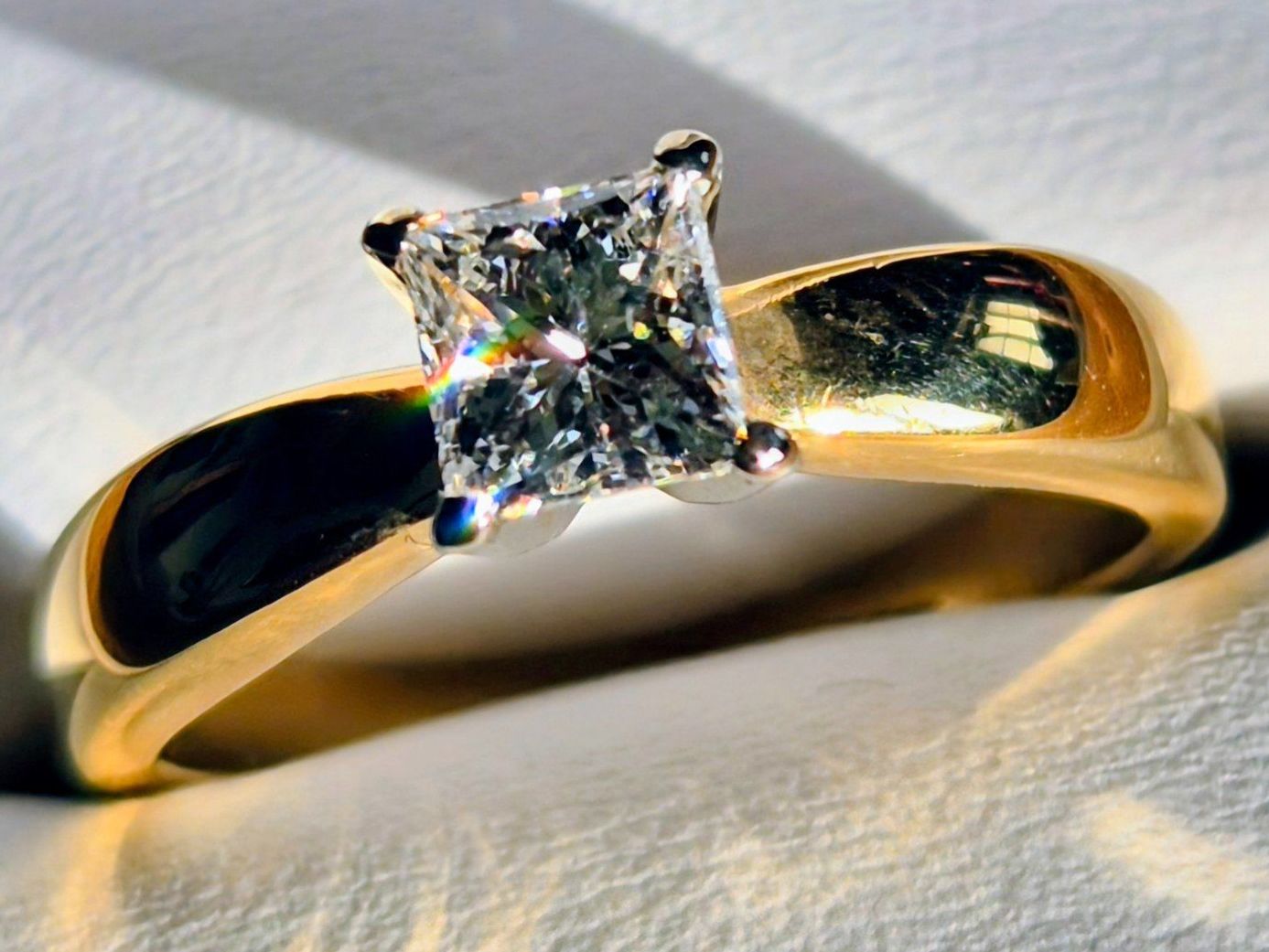 Anelli: Solitär-Verlobungsring mit Princess-Diamant – Usato da Erlach venduto da ha_si