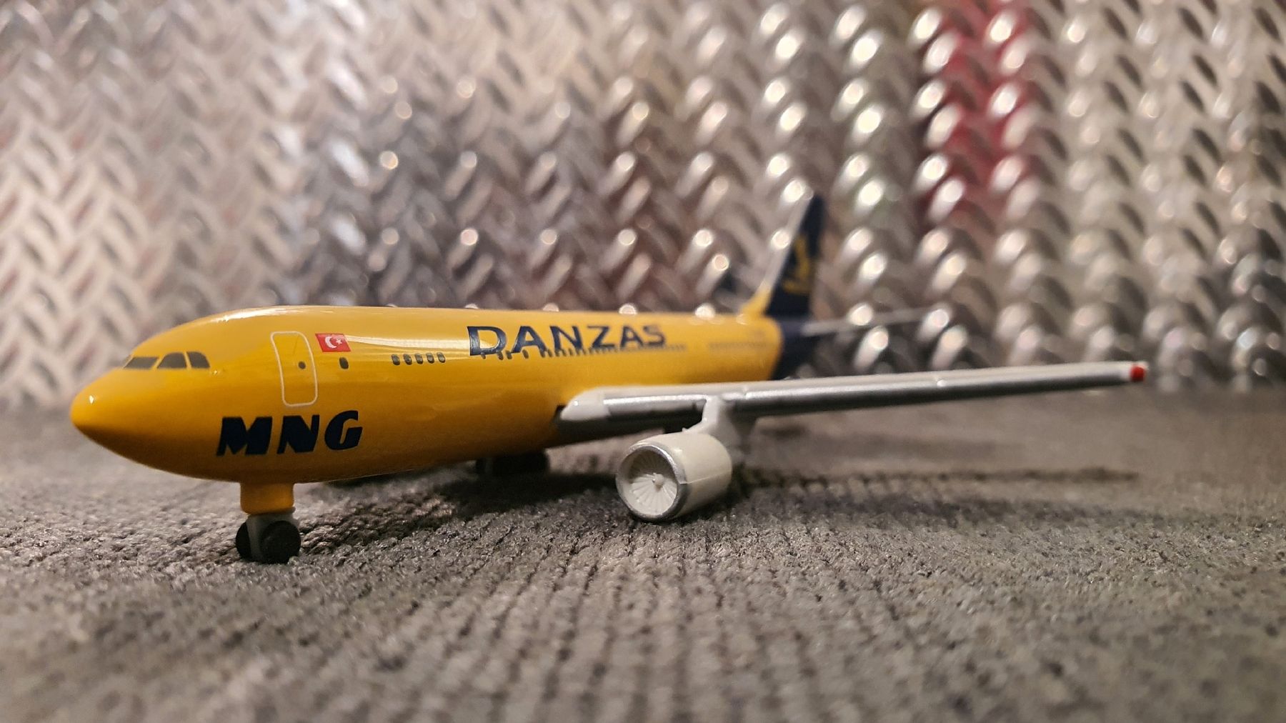 Herpa Kit di modellismo & Modellini statici: HERPA AIRBUS A300-B4F – Usato da Männedorf venduto da Modellbau-wyss 1