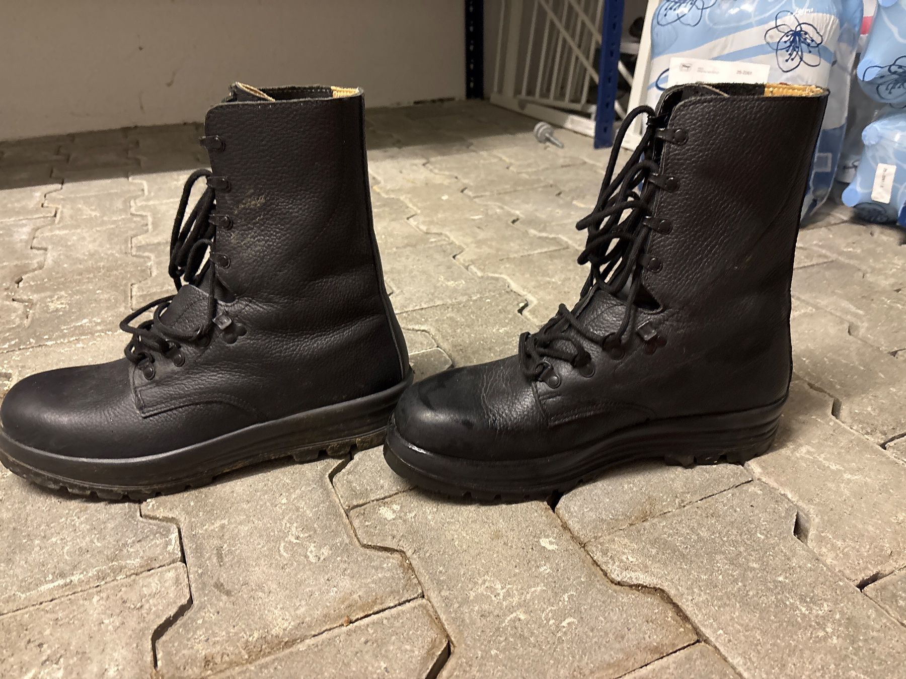 Minerva Chaussures hommes: Militärstiefel - Leder, schwarz – D'occasion à Aarau par aargauer88 2