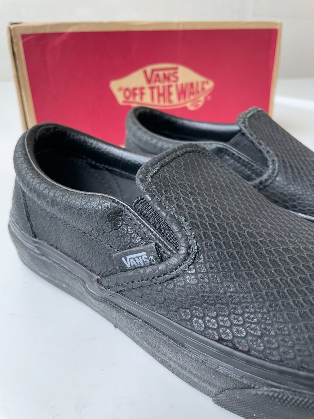 Vans Chaussures hommes: NEU - Vans Classic Slip-On / Schwarz Gr. 38 – D'occasion à Bern par lolapennt 9