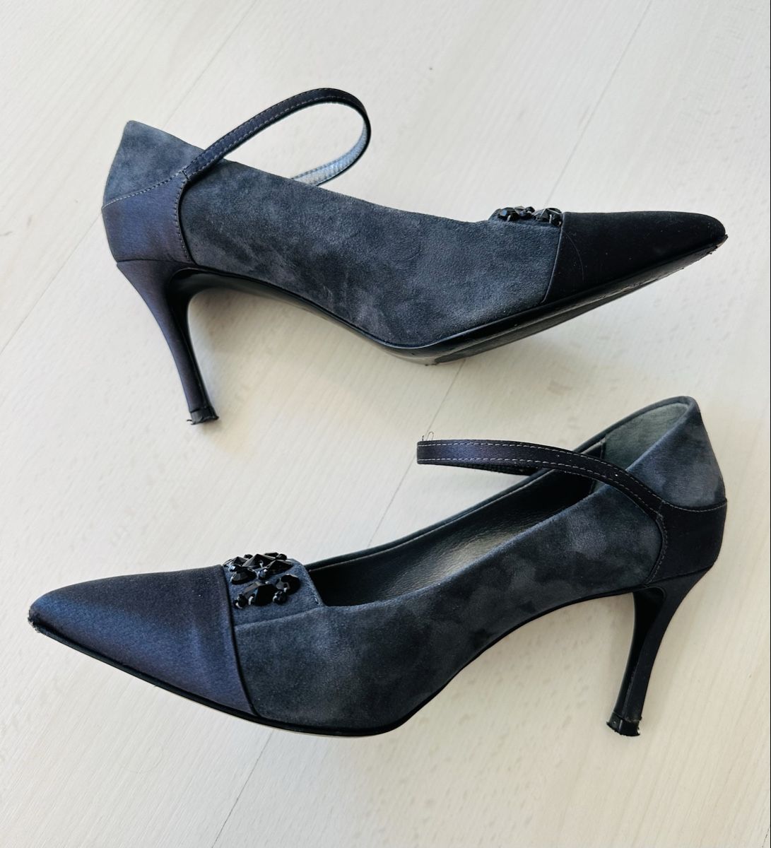 Navyboot Damenschuhe: Escarpins Navyboot en daim gris, taille 37, élégants! – Gebraucht aus Monthey von Ben1 4