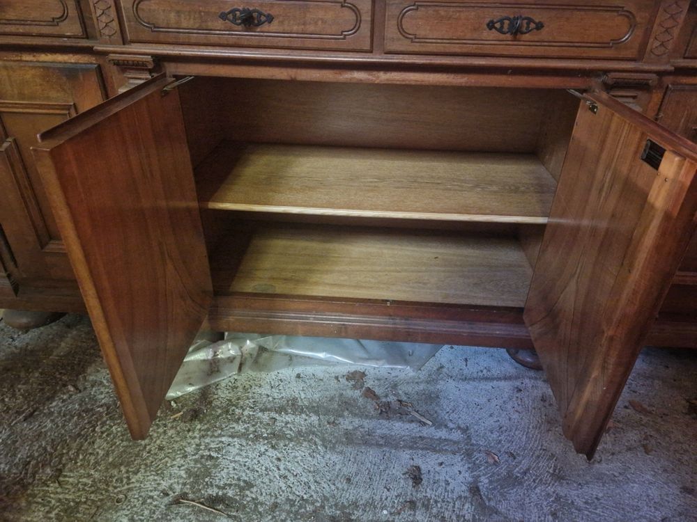 Buffets: Buffet-Schrank aus Massivholz mit viel Stauraum! – D'occasion à Bleienbach par radcat 3