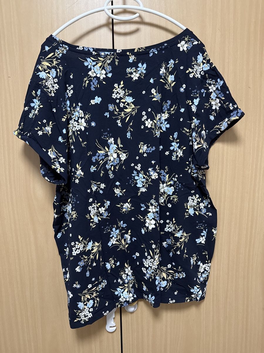C&A T-shirt: Shirt Gr. XL Dunkelblau mit Blumenmuster – Nuovo (secondo la descrizione) da Thun venduto da Vans_98 3