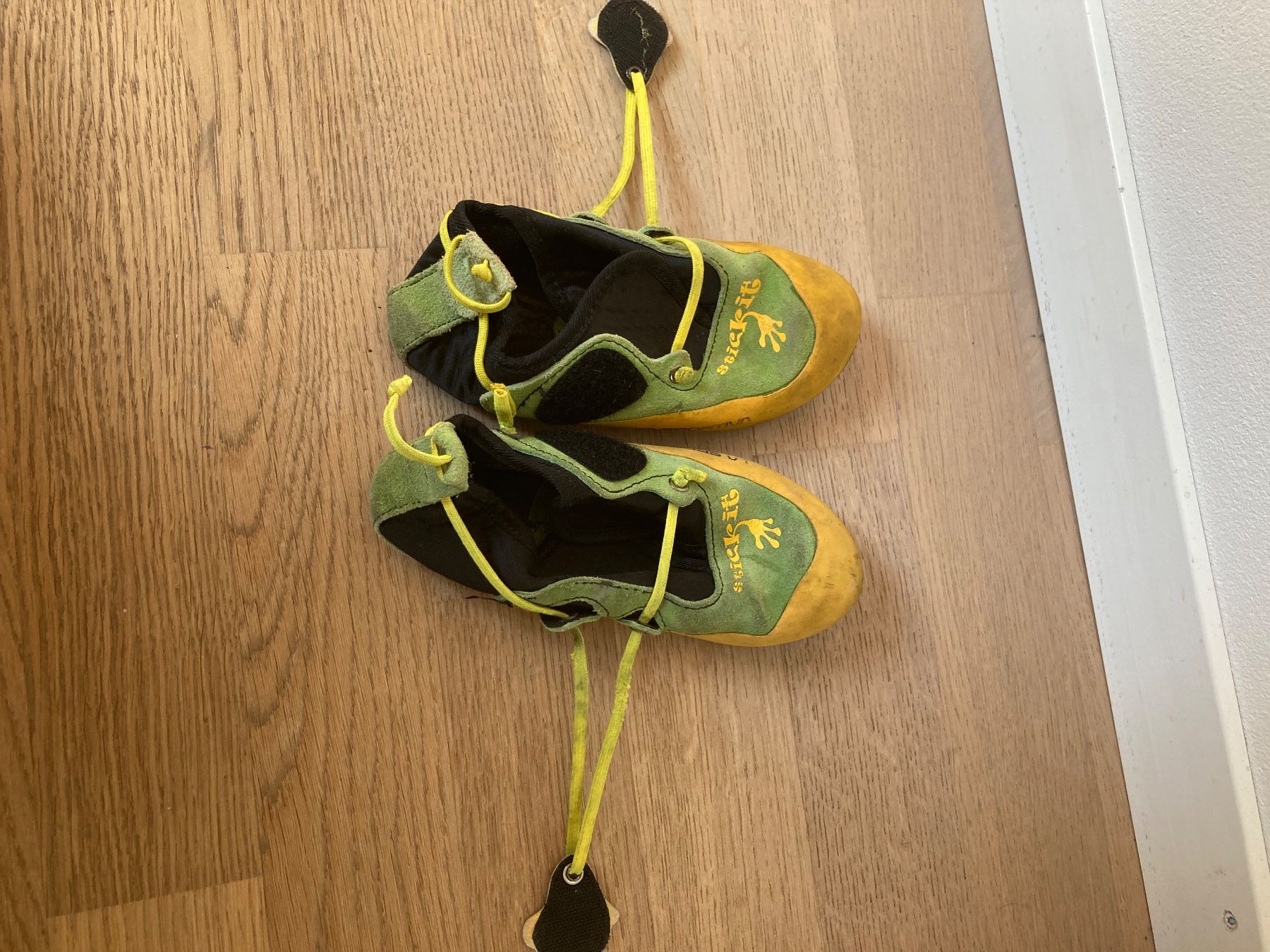 Chaussures garçon: Kletterschuhe Stick-it Grösse 32-33 – D'occasion à Köniz par Hollis01 5