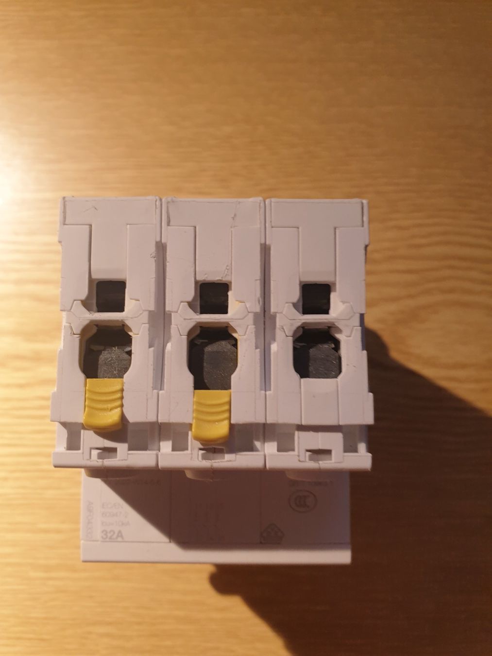 Schneider Alimentazione elettrica: Disjoncteur Schneider iC60N / C32A – Usato da Moudon venduto da Amaroli7 1