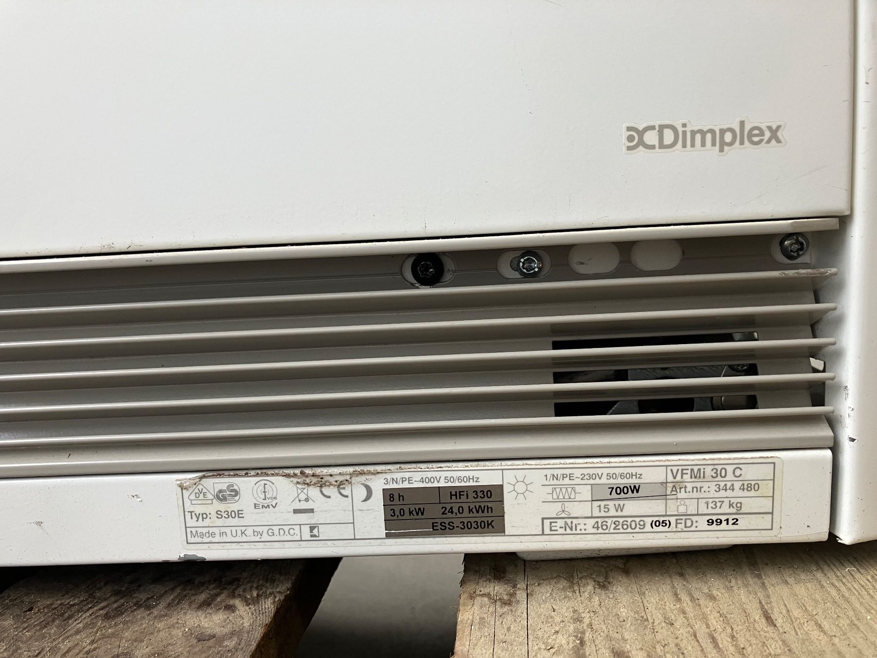 Radiatori: Heizstrahler, Heizgerät 3KW, Dimplex – Usato da Grosswangen venduto da werkstatt6022 4