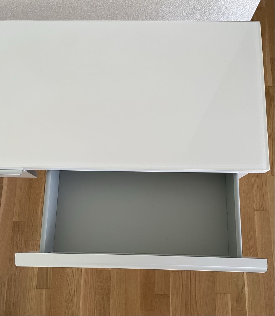 Ikea Tavoli: Tisch Bestå Burs IKEA – Usato da Lenzburg venduto da JHVC 1