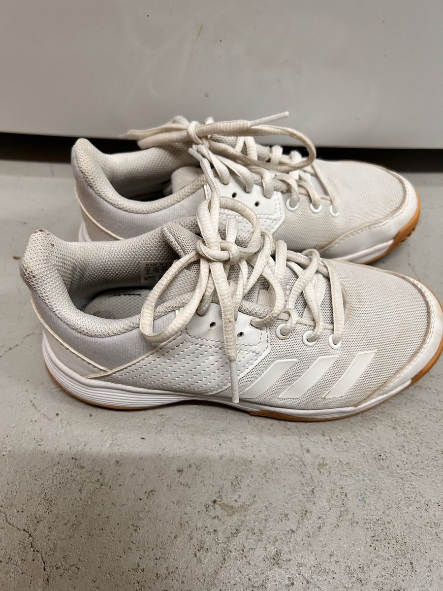 Scarpe per ragazzi: Hallenschuh gr 32 – Usato da Lengnau AG venduto da Ricorn 1
