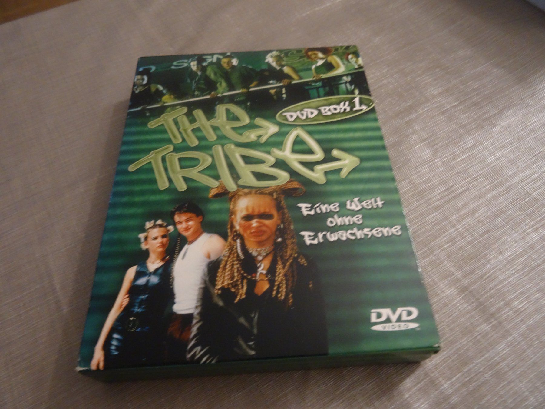 Tous les DVDs: The Tribe DVD Box 1 - Kultserie – D'occasion à Olten par Disc-Verkauf