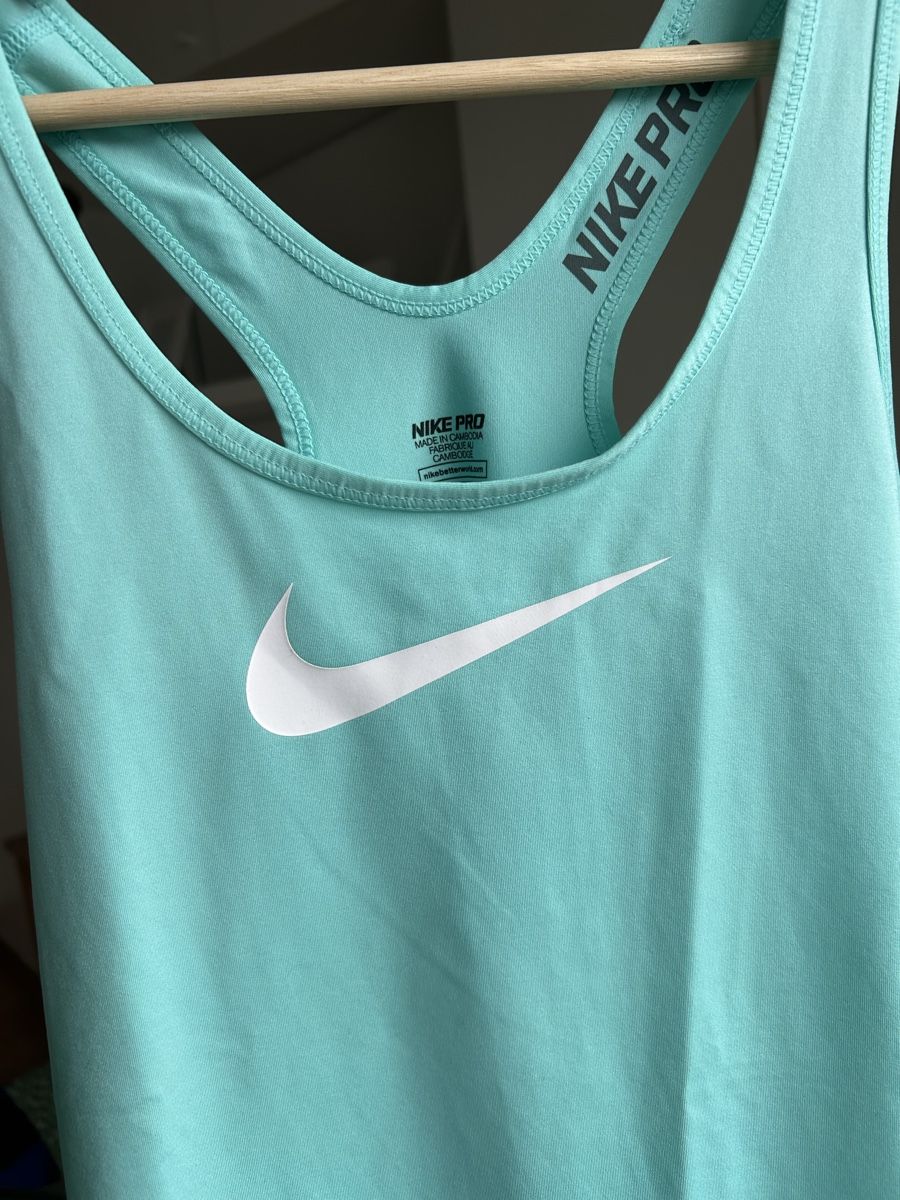 Nike Top: Nike Pro Tank Top türkis Grösse S – Usato da Zürich venduto da Lolaa123 1