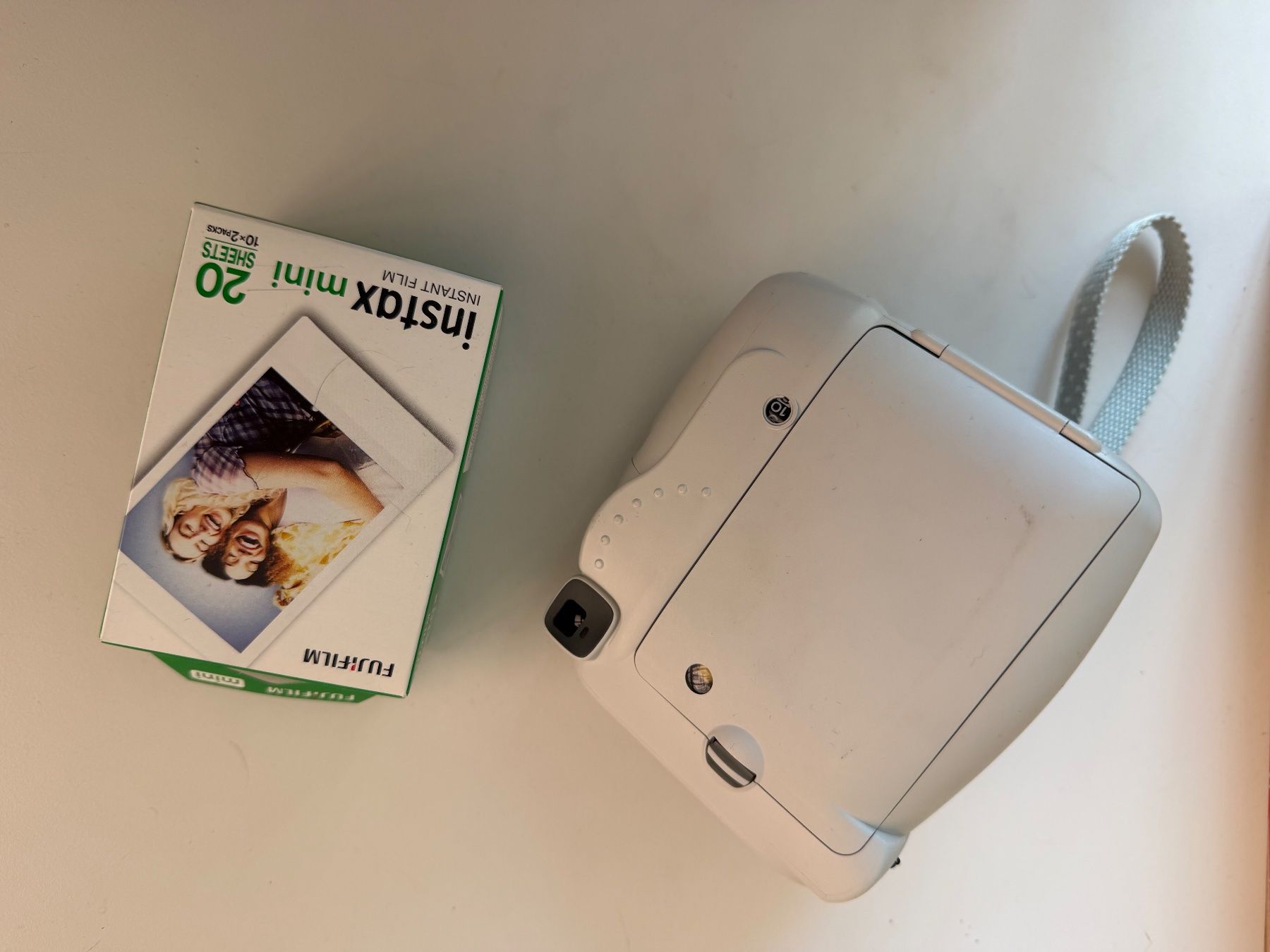 Fujifilm Fotocamera: Fujifilm Instax Mini 9 Sofortbildkamera grau – Usato da Meilen venduto da Comar 1