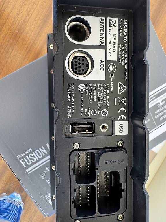 Navigatori: Fusion MS-RA70 mit DAB von Garmin – Usato da Brigerbad venduto da Lylu 1