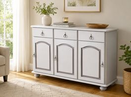 Charmantes Sideboard im Landhausstil