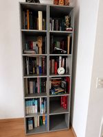 Graue Regale 