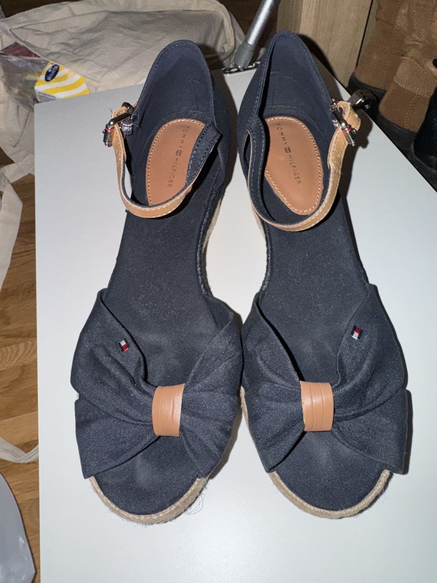 Tommy Hilfiger Scarpe da donna: Tommy Hilfiger Espadrilles – Nuovo (secondo la descrizione) da Goldach venduto da ami_2kwl 2