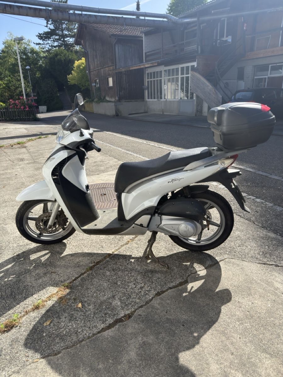 Honda Scooters: Honda SH 125 – D'occasion à Rodersdorf par mfz_f5hj 1
