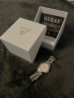 GUESS Uhr silberfarben inkl. Box