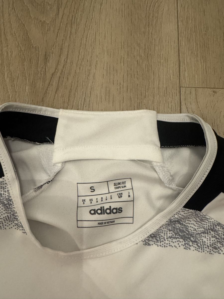 Juventus Canottiere & Pantaloni: Juventus Turin Trikot – Usato da Wädenswil venduto da cla_5zr6 1