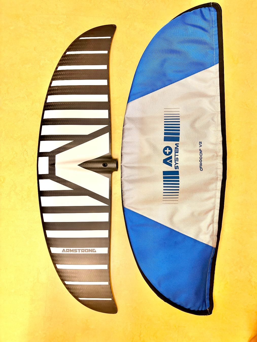 Surf: Armstrong CF1600CM V2 Frontwing mit Hülle gebraucht – D'occasion à Hagendorn par Admavami