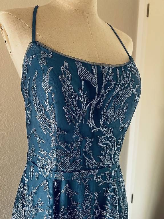 Vestiti: Abendkleid  – Usato da Winterthur venduto da Anjarys 1