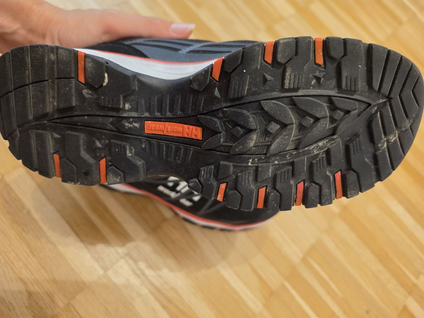 Helly Hansen Damenschuhe: Helly Hansen Arbeitsschuhe Evolution Grösse 39 schwarz – Neu (gemäss Beschreibung) aus Bad Zurzach von isabella_d 1