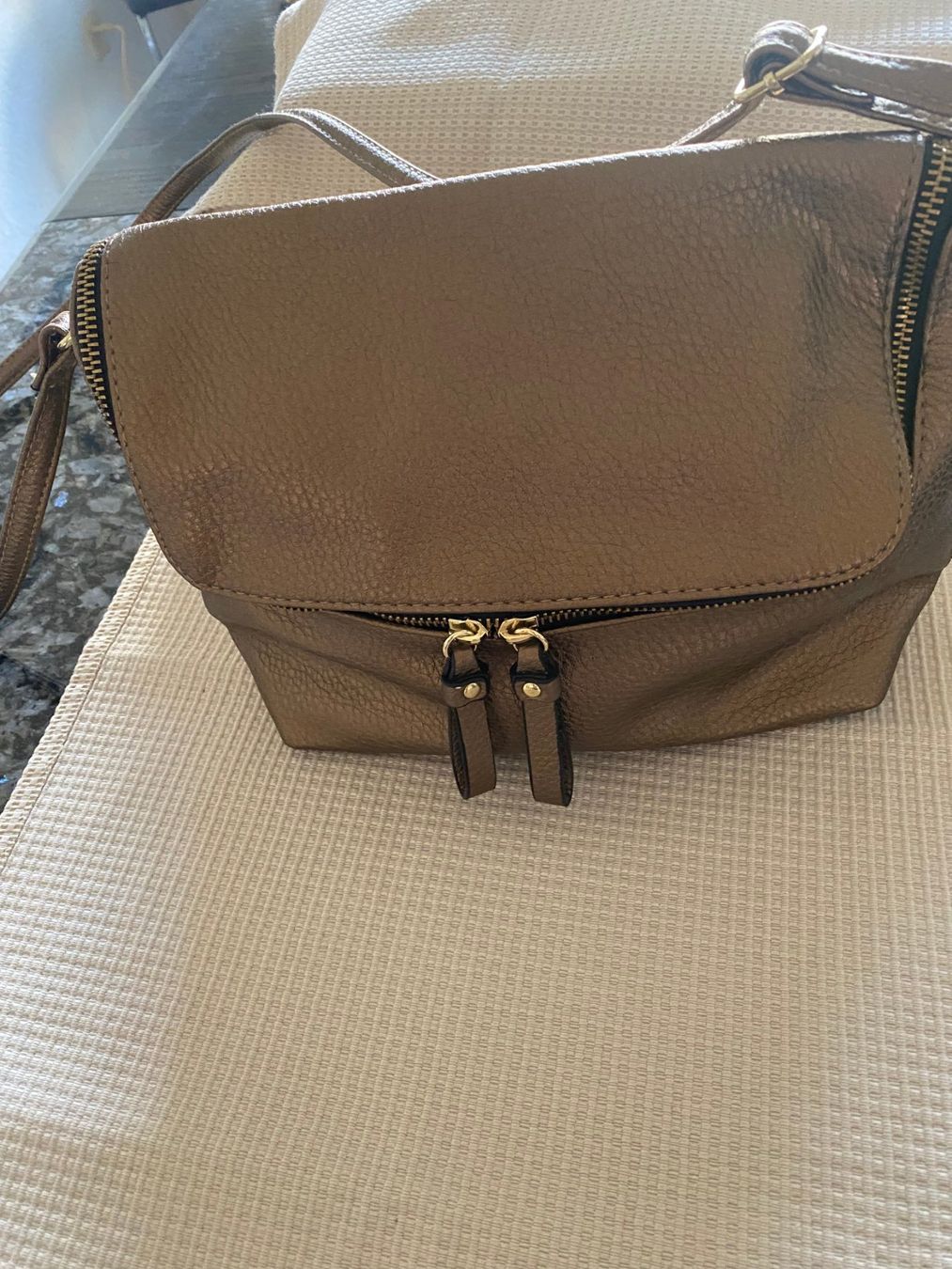 Taschen für Damen: Damen - Umhängetasche goldbraun – Gebraucht aus Allenwinden von Obalu 3
