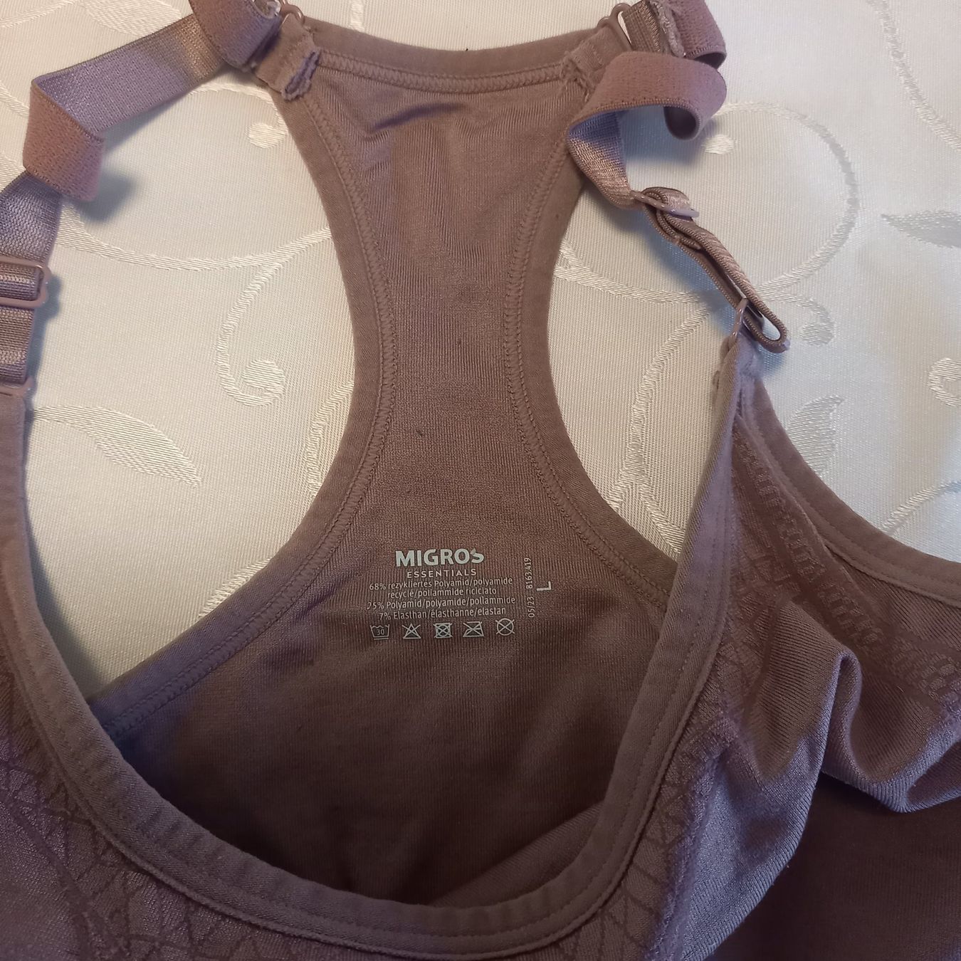 Top: Migros Sport-Top Gr L – Usato da Brüttisellen venduto da kikaninchen79 1