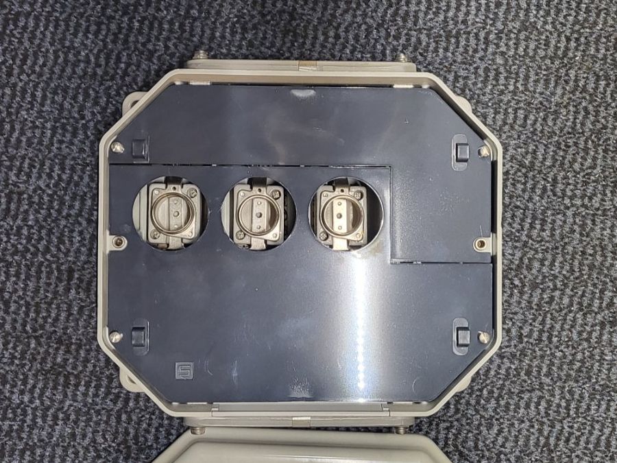Alimentazione elettrica: Hausanschlussksten Schurter 25A – Nuovo (secondo la descrizione) da Laupersdorf venduto da jonesfluck 1