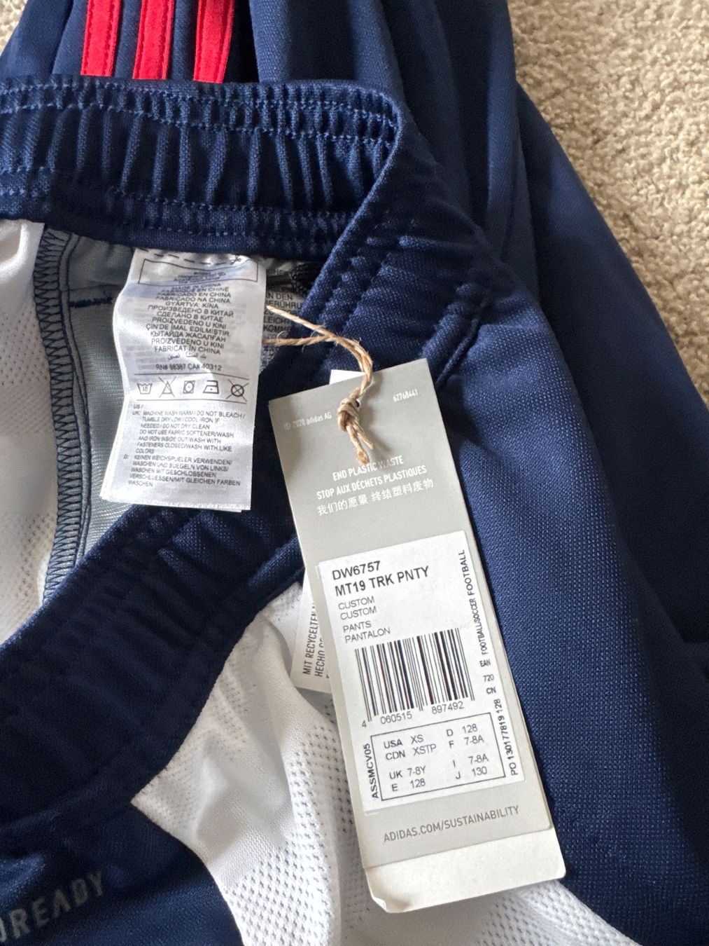 Adidas Hosen: Adidas Trainingshose neu Gr 128 – Neu und originalverpackt aus Oberweningen von Ardnas89 4