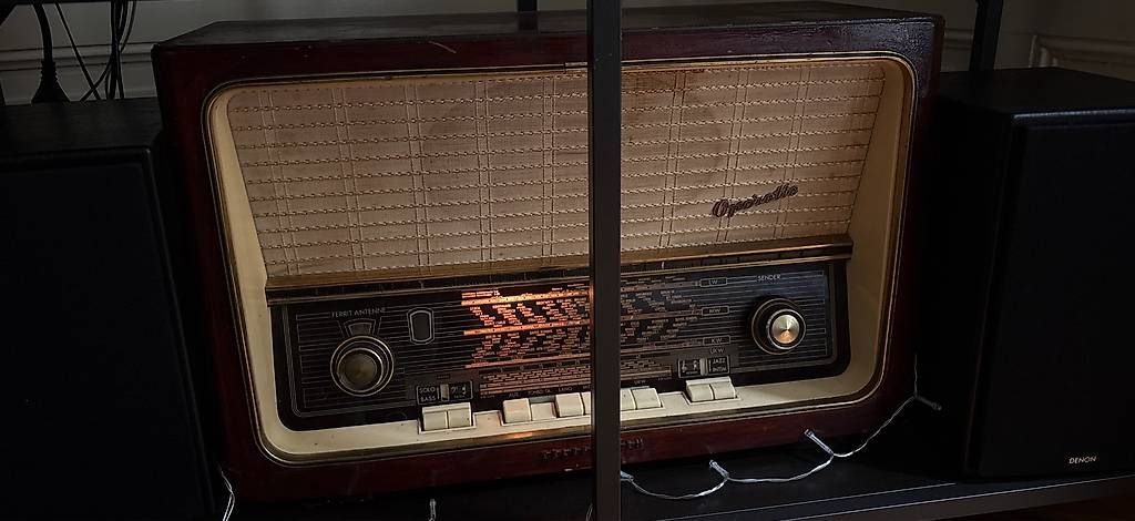 Radios: Ancienne radio opérette – Gebraucht aus Lausanne von el.gloor